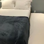 Novissimo 2 Quartos Na Quadra Da Praia